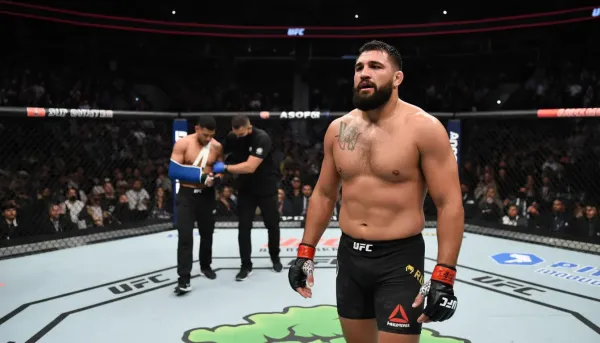 Tai Tuivasa Pierde Oponente de UFC Perth Cuando Sean Sharaf Se Retira por Lesión